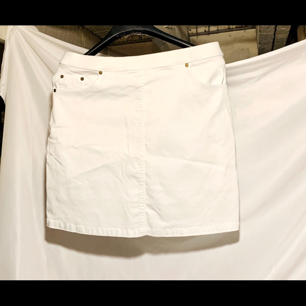 Comfy Stretch white mini skirt Hearts of Palm Sz10